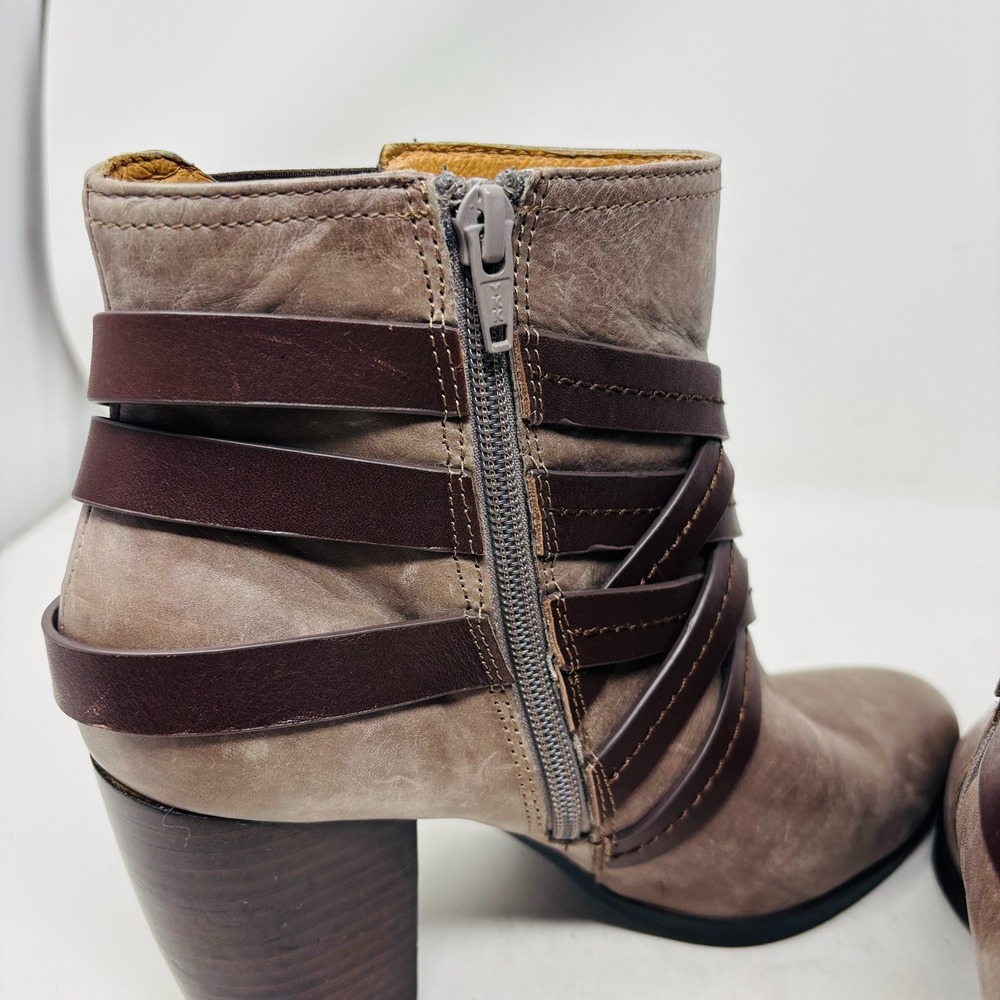 Sofft Strappy Ankle Boots Size 9.5M Taupe Leather Braided‎ Buckle Strap Heeled - Picture 6 of 14